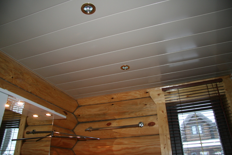 Plafond en plastique bricolage