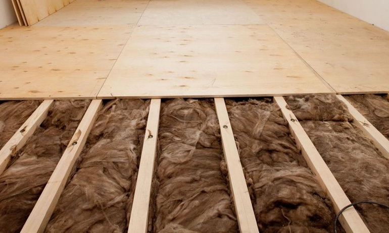 Comment isoler le sol de vos propres mains