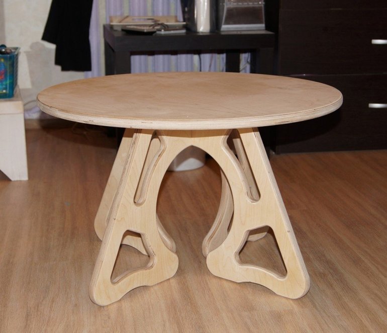 Meubles en contreplaqué fait maison