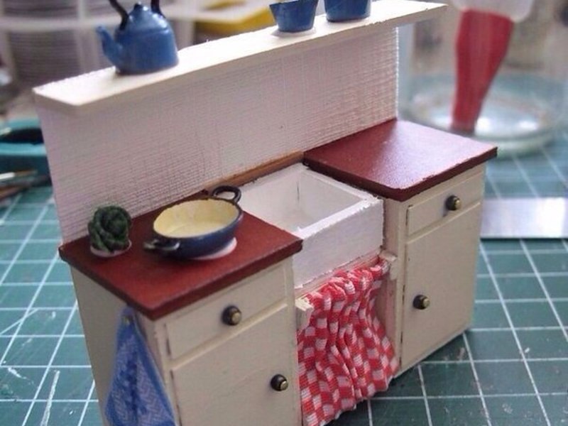 Meubles en contreplaqué bricolage pour poupées