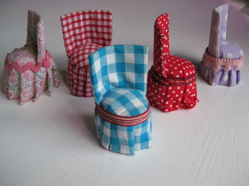 Chaises de poupée bricolage