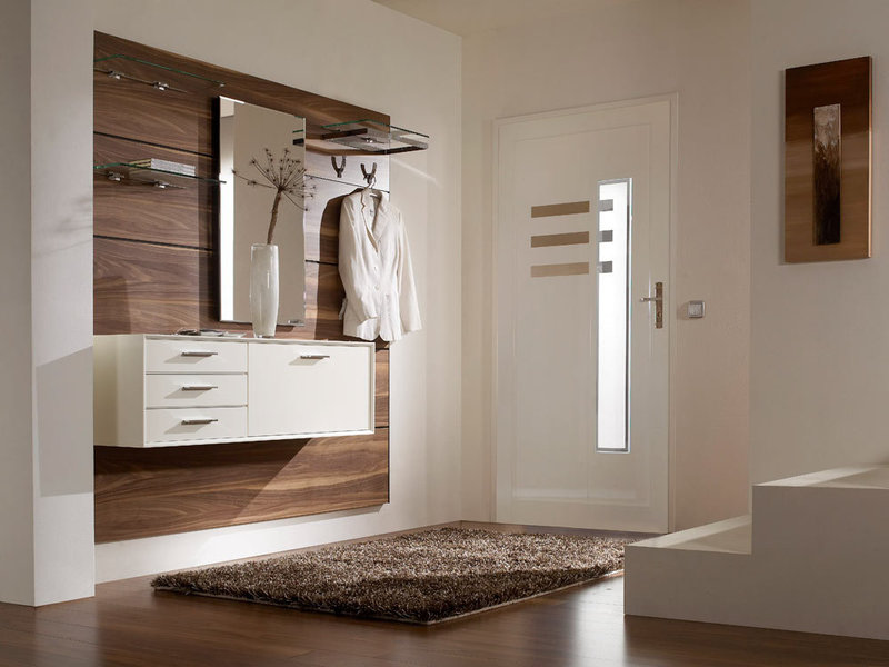 Petit couloir aux couleurs vives