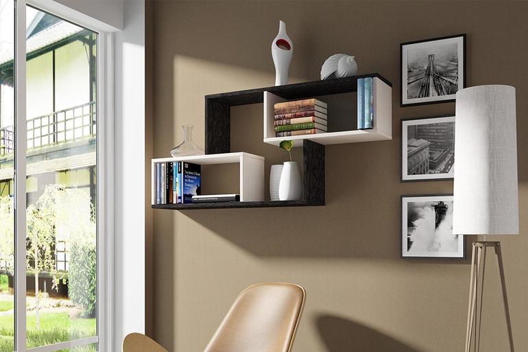 Étagères à livres sur le mur