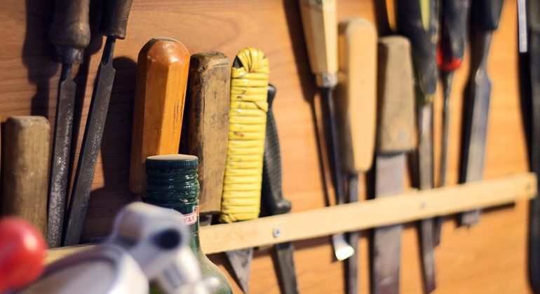 Outils de restauration de meubles