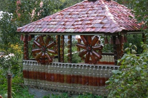 Toiture de bouteilles en plastique Toiture de bouteilles en plastique