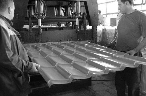 Production de tuiles métalliques Production de tuiles métalliques