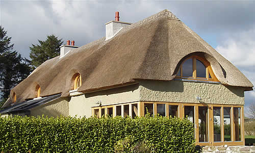 Toit de chaume lisse Toit de chaume lisse