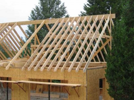 Installation de chevrons de toit Installation de chevrons de toit