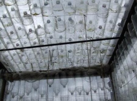 Toit de bouteille en plastique