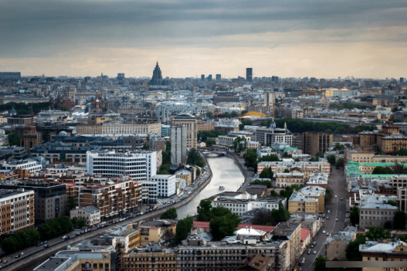 Vue depuis le toit de l'hôtel Red Hills à Moscou