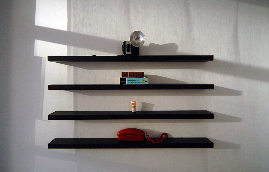 Comment attacher une étagère