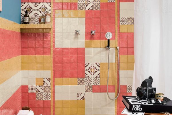 Disposition des carreaux de mosaïque