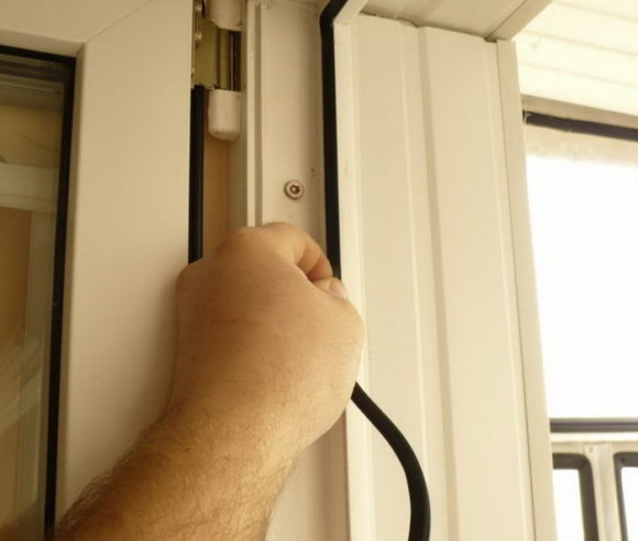 comment isoler les fenêtres en plastique