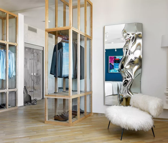 Où habite le leader?